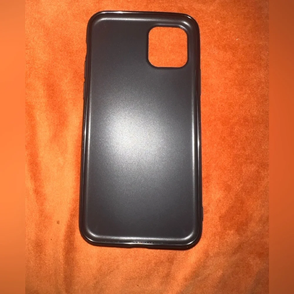 Designer styled iphone case - Picture 2 of 3